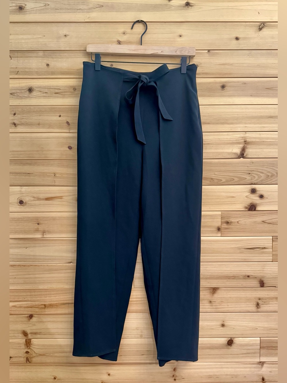 NWOT Cinq A Sept Size 4 Black Tie Detail Open Banana Peel Ankle Flowy Pants